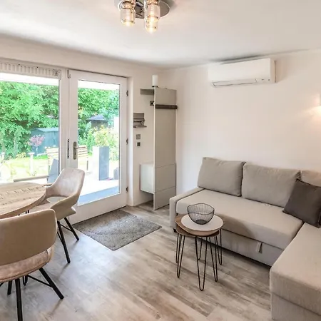 1 Bedroom Cozy In