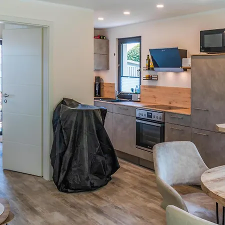 1 Bedroom Cozy In Lübeck