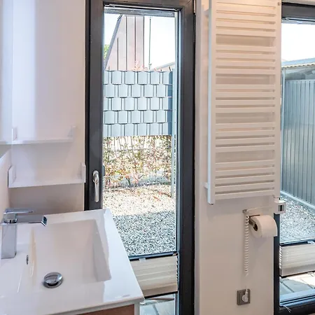 1 Bedroom Cozy In